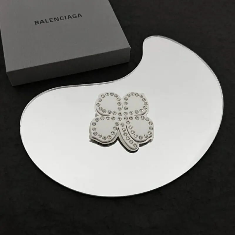 balenciaga brooches pour femme s_12526a32